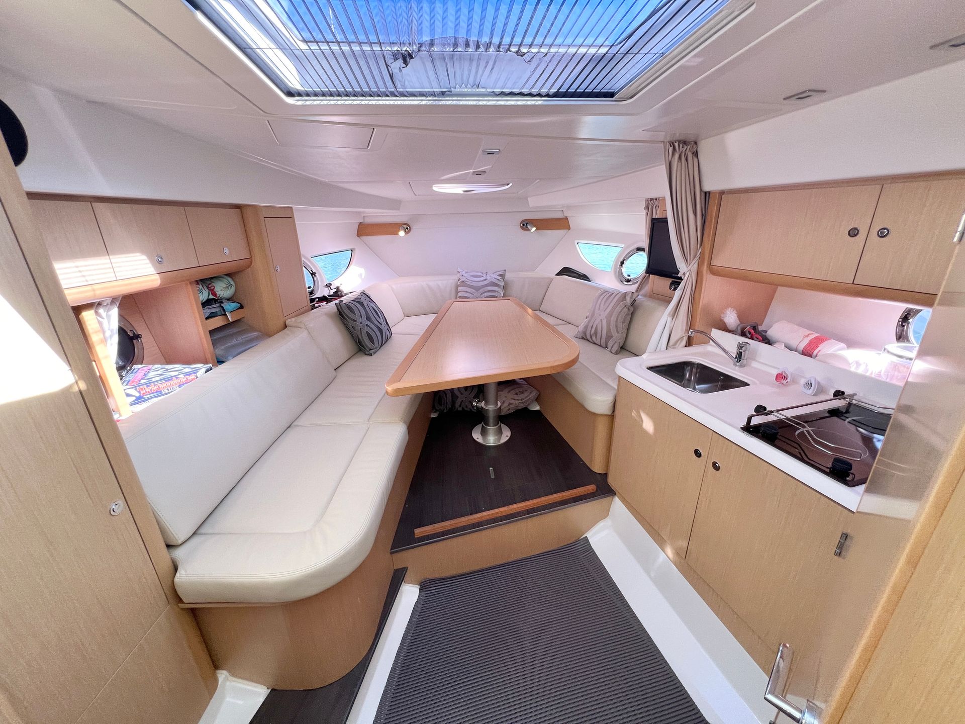 slider 9 Beneteau Gran Turismo 34